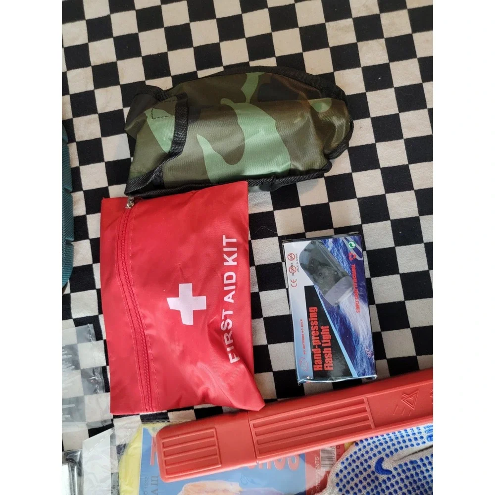 Roadside Emergency Car Kit Safety Vest Jumper Cables Tow Strap Tools Lot‎
